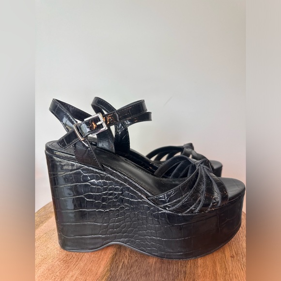 Y2K Urban Outfitters Black Platform Sandals - Picture 3 of 6